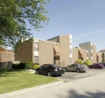 /international/us/25-dickinson-street-mount-clemens-mi-110100677266/