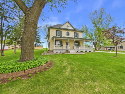 /international/us/413-1st-avenue-n-freeport-mn-110108449989/