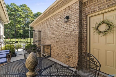 /international/us/150-lake-pointe-drive-scottsboro-al-110120665698/