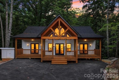/international/us/338-hawks-terrace-lake-lure-nc-110109581110/