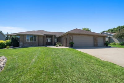/international/us/104-cedar-lane-rock-rapids-ia-110106921345/