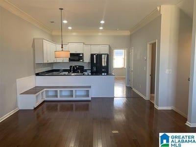 /international/us/2074-ross-park-way-hoover-al-110108071868/