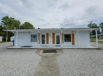 /international/us/501-n-walnut-street-mount-carmel-il-110108352642/