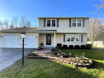 /international/us/8135-mccamidge-drive-cicero-ny-110100375543/