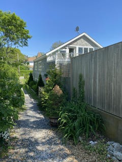 /international/us/211-1-2-bradford-street-provincetown-ma-110098659682/