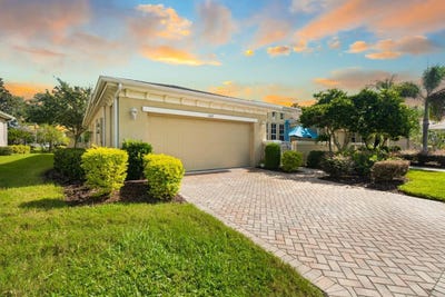 /international/us/1009-chelsea-greens-court-sun-city-center-fl-110120517341/