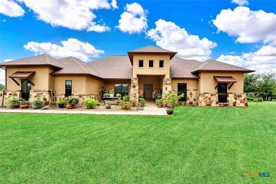 /international/us/1494-county-road-433-stockdale-tx-110100092799/