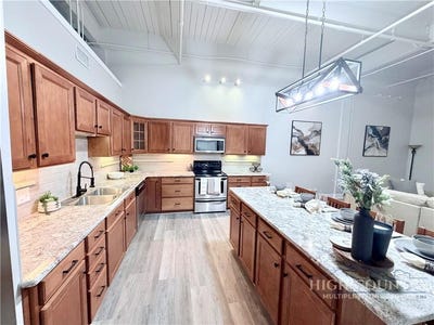 /international/us/215-s-jefferson-ave-west-jefferson-nc-110110390808/