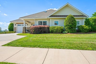 /international/us/106-clopton-court-lynchburg-va-110108385887/