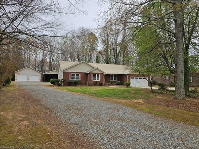 /international/us/5712-holly-grove-road-thomasville-nc-110108640013/