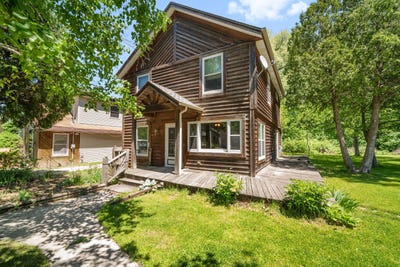 /international/us/7218-n-river-rd-west-bend-wi-110108858633/