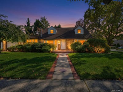 /international/us/2-bixley-drive-new-hyde-park-ny-110120421557/
