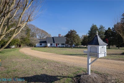 /international/us/254-greenfield-road-lancaster-va-110106959647/