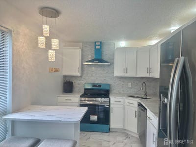 /international/us/35-clay-street-north-brunswick-nj-110119648436/