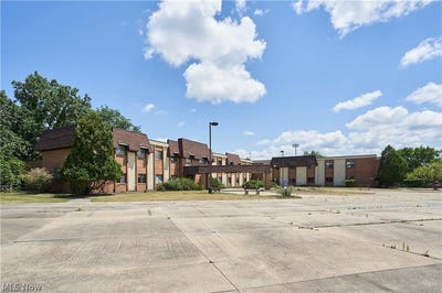 /international/us/16231-broadway-avenue-maple-heights-oh-110108581090/