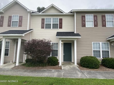 /international/us/364-hunting-green-drive-jacksonville-nc-110108387264/