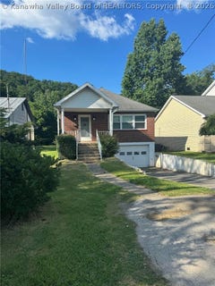 /international/us/309-riverside-drive-madison-wv-110107607766/