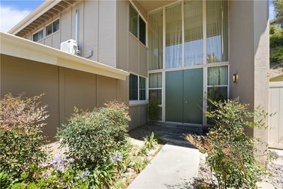 /international/us/4120-del-mar-long-beach-ca-110108815737/