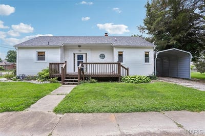 /international/us/906-page-street-staunton-il-110108572270/