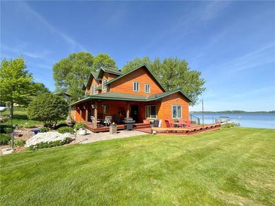 /international/us/21447-sunny-drive-fergus-falls-mn-110108417407/