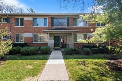 /international/us/946-n-adams-road-birmingham-mi-110107339046/