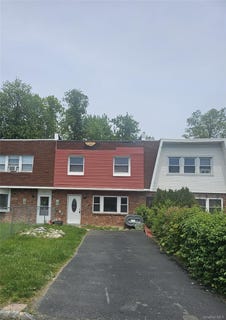 /international/us/60-sarah-lane-middletown-ny-110108227618/
