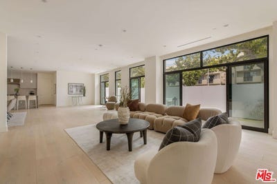 /international/us/425-n-palm-dr-beverly-hills-ca-110109142176/