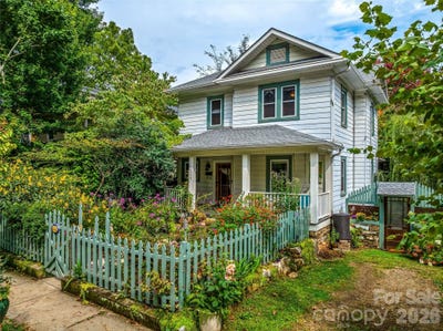 /international/us/138-s-french-broad-avenue-asheville-nc-110102526348/