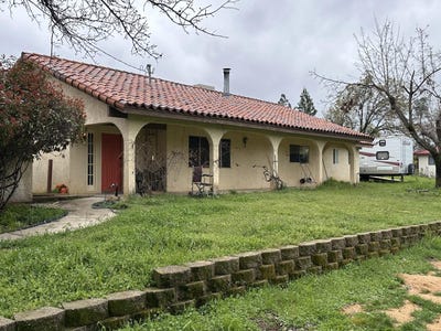 /international/us/9047-swasey-drive-redding-ca-110098089290/