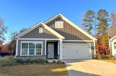 /international/us/4649-kobus-court-sherrills-ford-nc-110106259969/