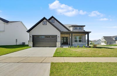 /international/us/19-meadow-drive-monticello-il-110108944663/