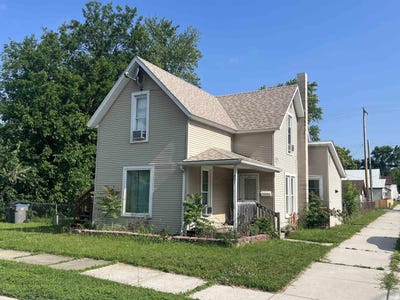/international/us/401-queen-street-goshen-in-110100326101/