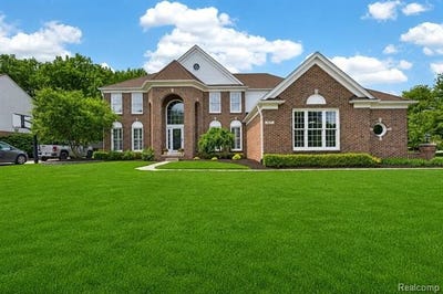 /international/us/337-country-club-court-canton-twp-mi-110108358389/
