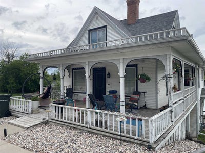/international/us/124-w-jackson-street-ripon-wi-110100327169/