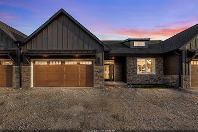 /international/us/3385-shawano-avenue-green-bay-wi-110107087796/