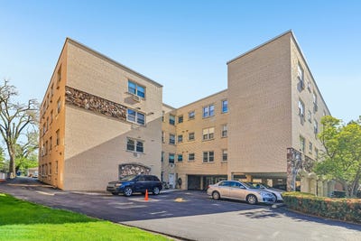 /international/us/5220-oakton-street-skokie-il-110107823545/