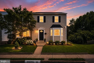 /international/us/9020-old-hickory-court-manassas-va-110108377815/