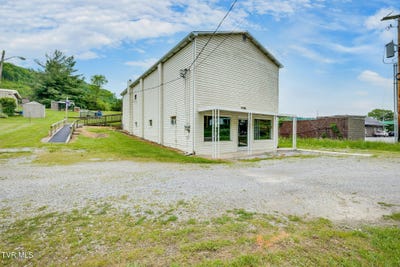 /international/us/6051-natural-tunnel-parkway-duffield-va-110099922570/