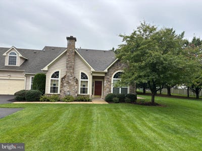 /international/us/326-shady-brook-drive-langhorne-pa-110110356710/