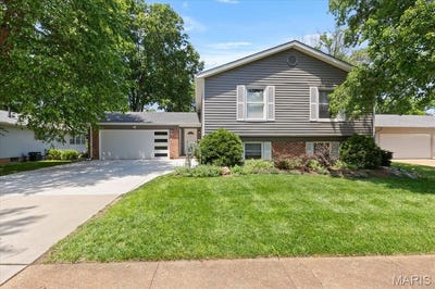 /international/us/303-oakfield-drive-ballwin-mn-110108707315/