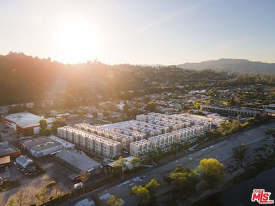 /international/us/2720-n-cadence-way-los-angeles-ca-110106698650/