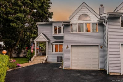 /international/us/2-windsor-court-amityville-ny-110119493528/