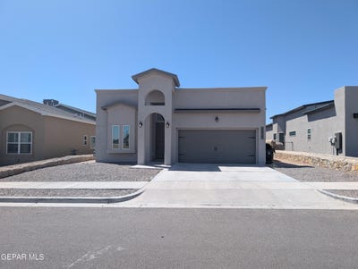 /international/us/132-esther-trail-sunland-park-nm-110108448604/