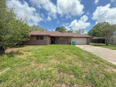 /international/us/1322-w-palm-dr-aransas-pass-tx-110108803660/