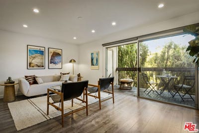 /international/us/335-n-adams-st-glendale-ca-110108439768/