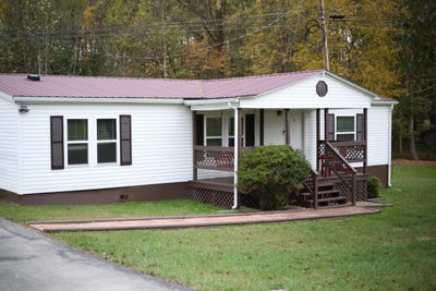 /international/us/2406-old-salem-road-london-ky-110120654997/