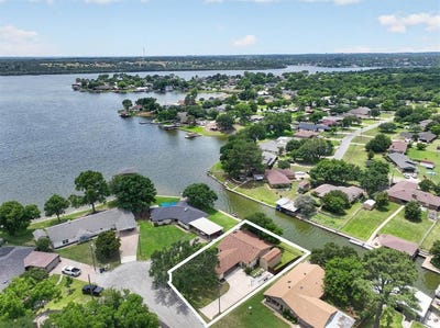 /international/us/4204-chaparral-court-granbury-tx-110108357360/