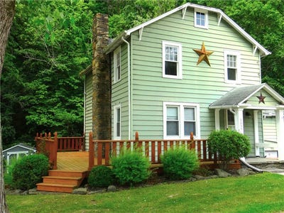 /international/us/3055-college-avenue-corning-ny-110100810152/