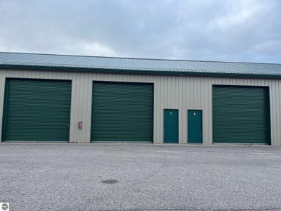 /international/us/13972-s-robinson-road-traverse-city-mi-110108450342/