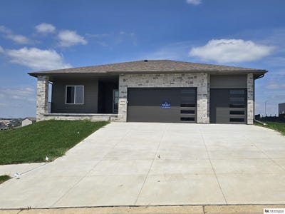 /international/us/17118-cora-street-bennington-ne-110110273144/